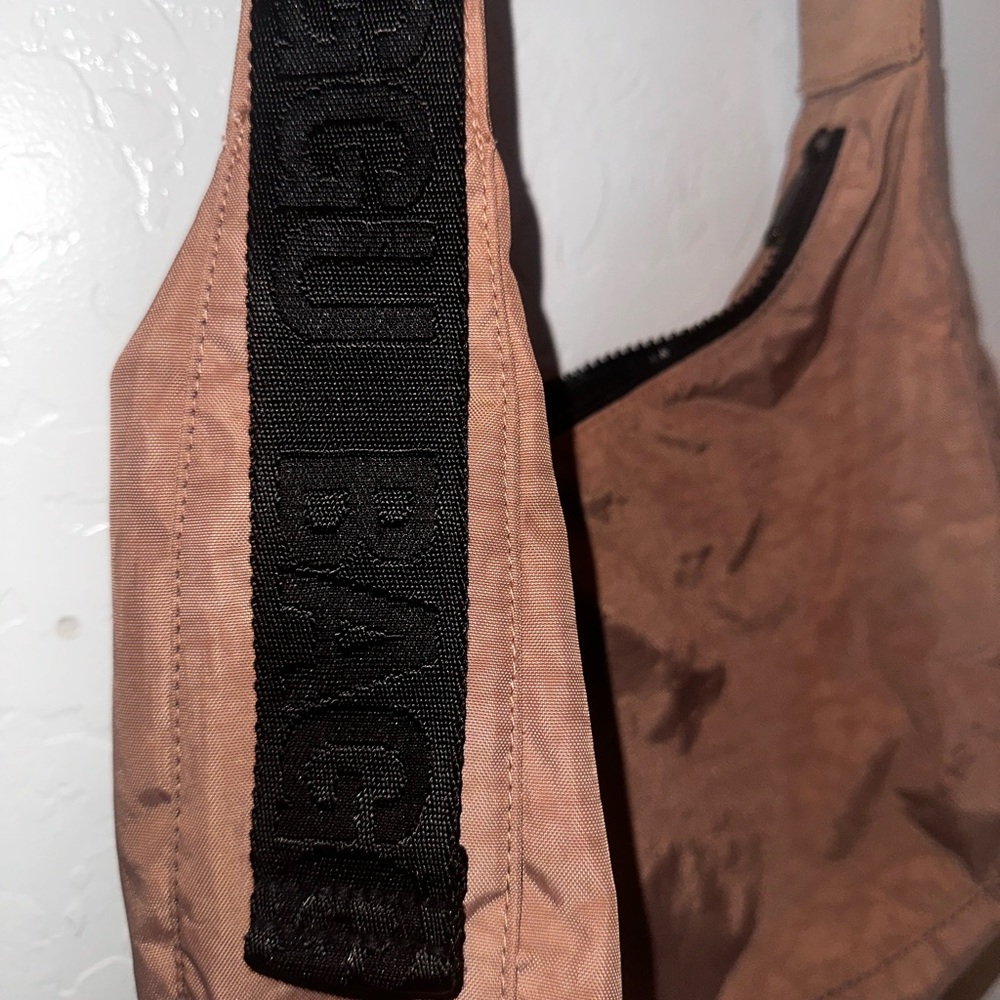 BAGGU Medium Crescent Bag - Cocoa 🤎 - Picture 5 of 7